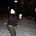 delma gooit een sneeuwbal